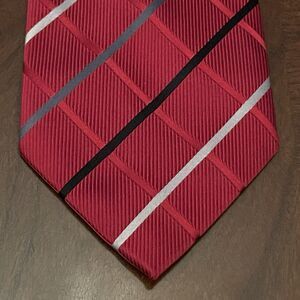 Donald J. Trump Signature Collection Hand Made Red 100% Silk Made In China ￼